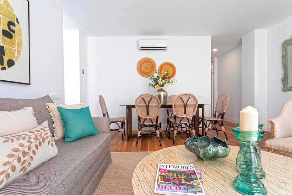 Apartment (3 Bedrooms) | Living area | 52-inch Smart TV with digital channels