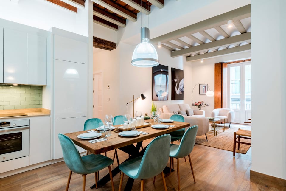 Apartment (4 Bedrooms) | In-room dining