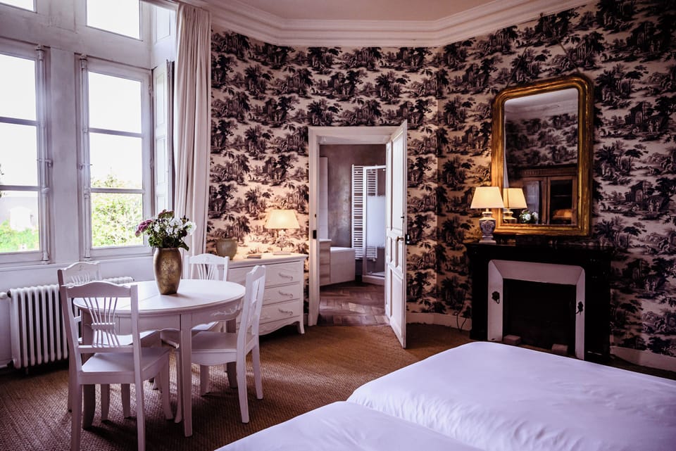 Family Room, Garden View | Laptop workspace, free WiFi, bed sheets