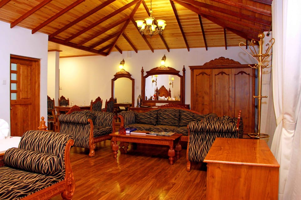 Presidential Suite | Premium bedding, down comforters, minibar, in-room safe