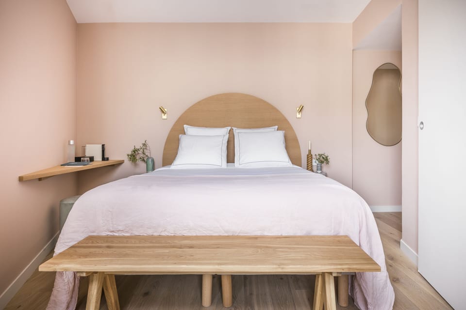 Pillowtop beds, desk, laptop workspace, blackout drapes