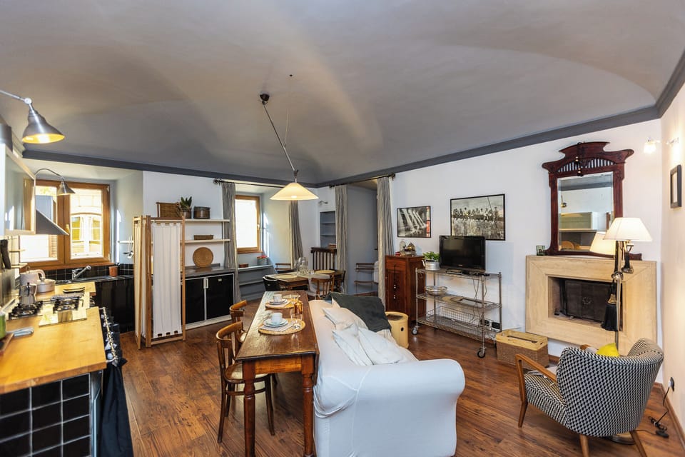 Apartment | Living area | Flat-screen TV
