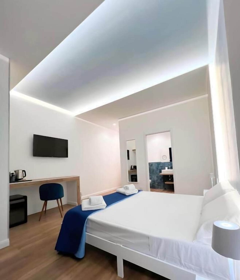 Double Room, Balcony, Sea View | Minibar, in-room safe, iron/ironing board, free WiFi