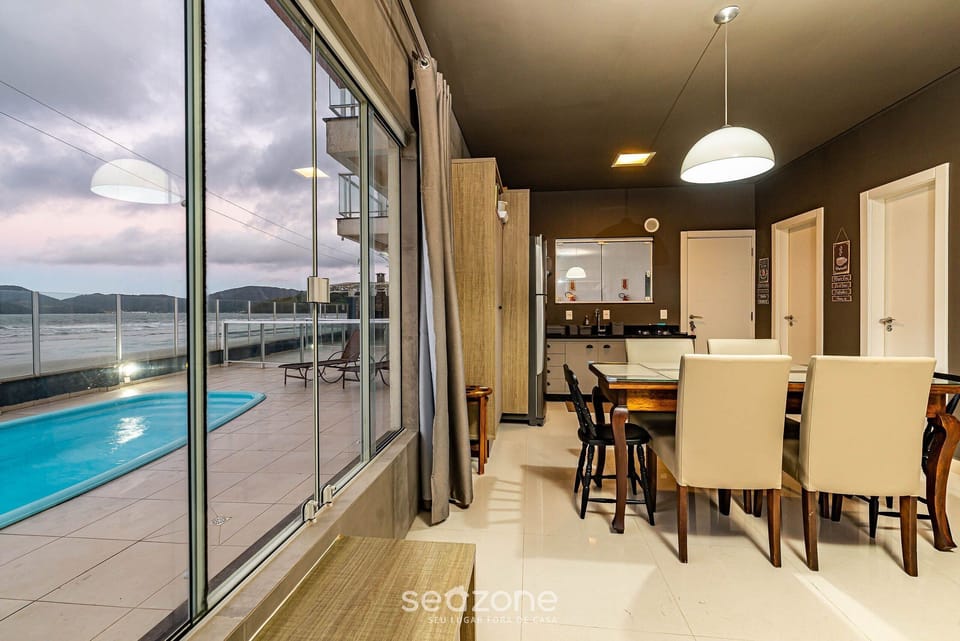 Basic Villa | Dining