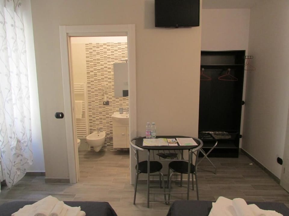 Desk, laptop workspace, soundproofing, free WiFi