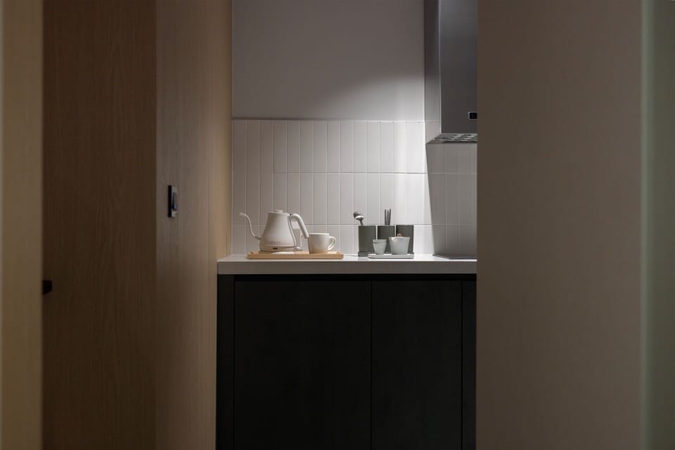 Wellness | Desk, laptop workspace, blackout drapes, free WiFi