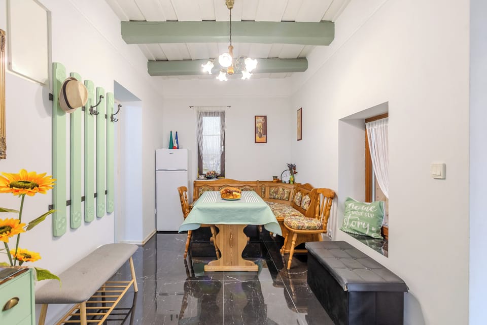 Family House, 2 Bedrooms, Microwave (Nora Guest House 2BR & Garden) | Interior