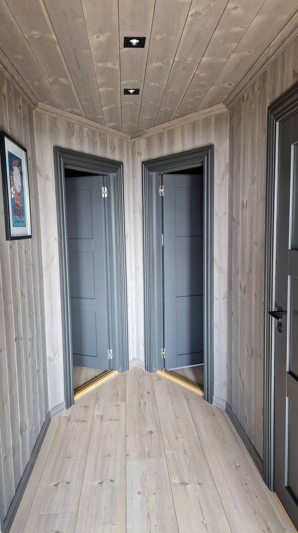 Cabin, 5 Bedrooms, Balcony, Mountain View | Interior