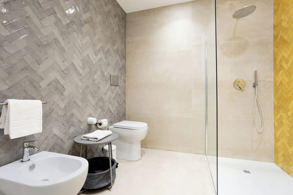 Standard Double Room, Balcony, Courtyard View | Bathroom | Bidet