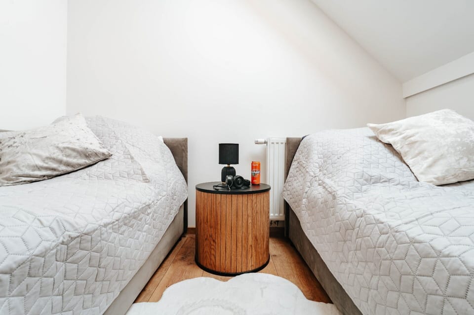 House | 2 bedrooms, individually furnished, iron/ironing board, bed sheets