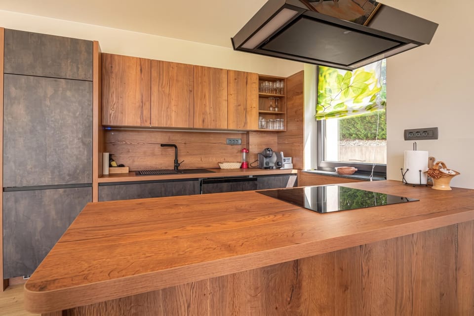 Family Villa, 3 Bedrooms, Microwave, Mountainside (Villa Vinita w/ Jacuzzi & Sauna near) | Private kitchen