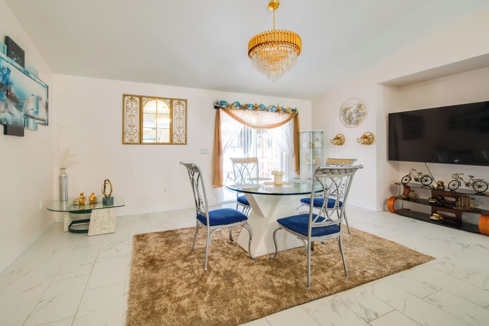 House (3 Bedrooms) | Interior