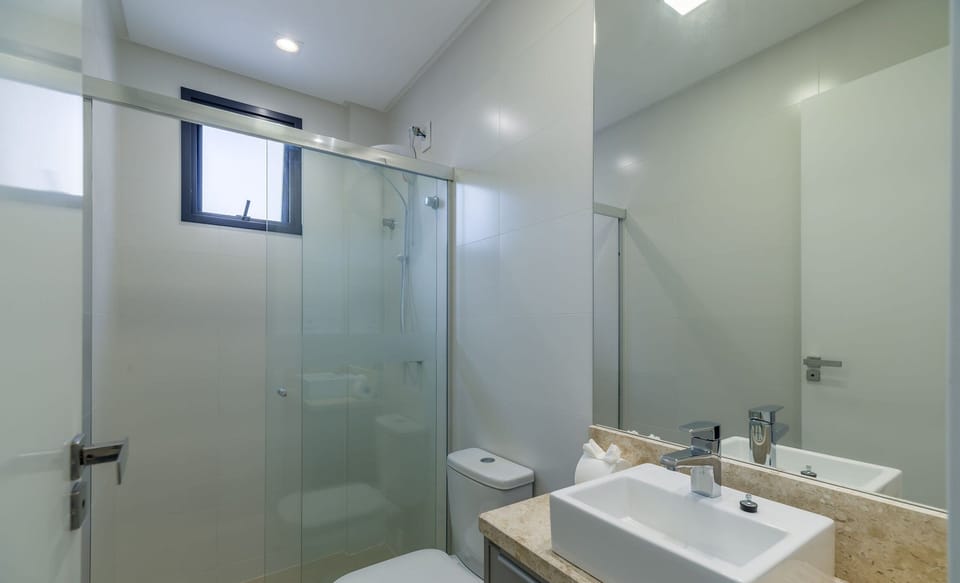 Basic Apartment | Bathroom