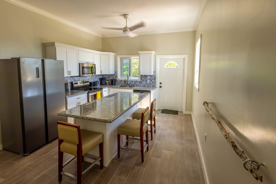 House, 3 Bedrooms | Private kitchen | Coffee/tea maker, fridge, oven, toaster