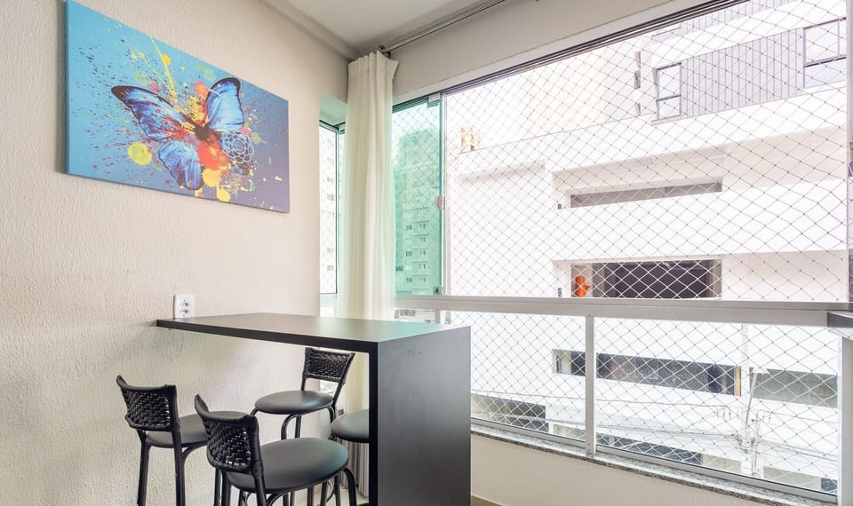 Basic Apartment | Dining