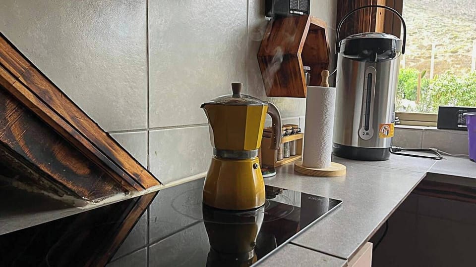 Comfort Chalet, Patio, Mountain View | Private kitchen