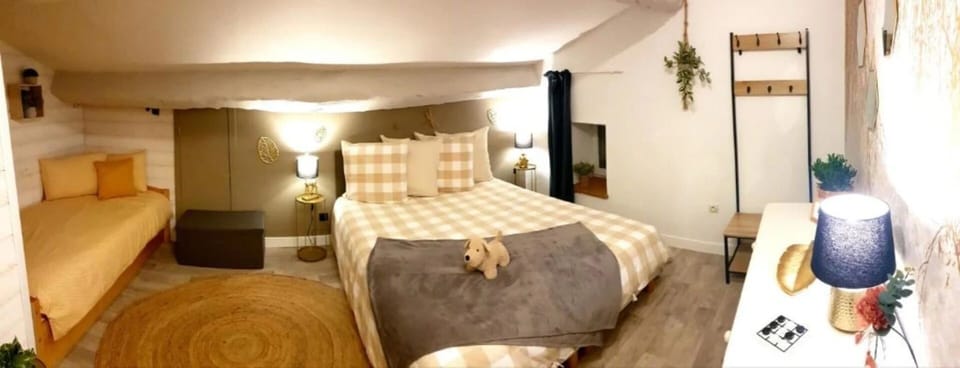 Family Room, Garden View | Free WiFi