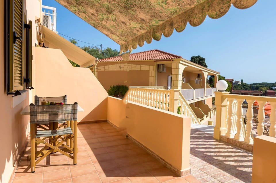 Classic Double Room, Courtyard View | Terrace/patio