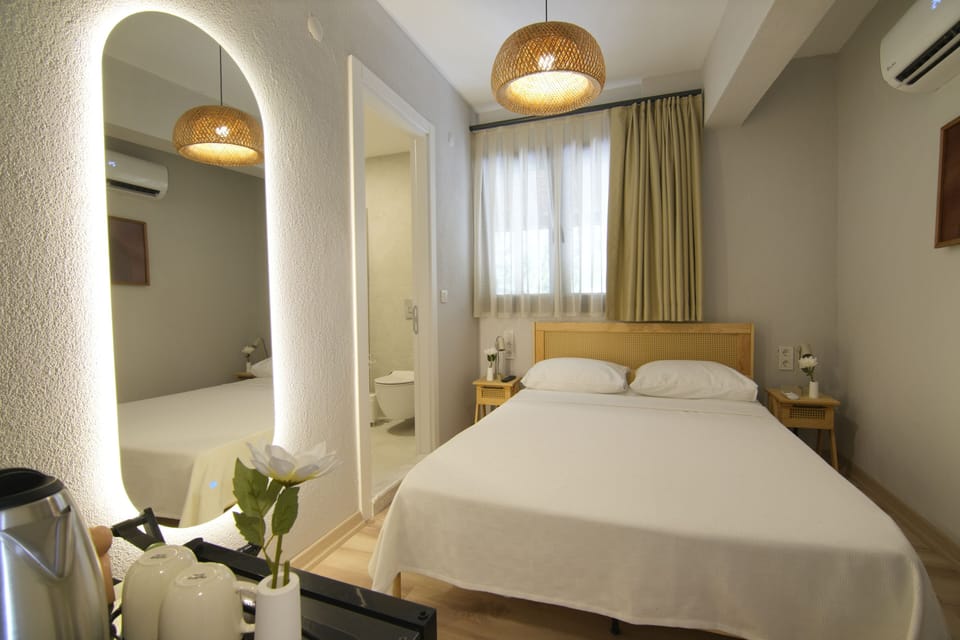 Classic Double Room, Patio, Garden View | WiFi (free)