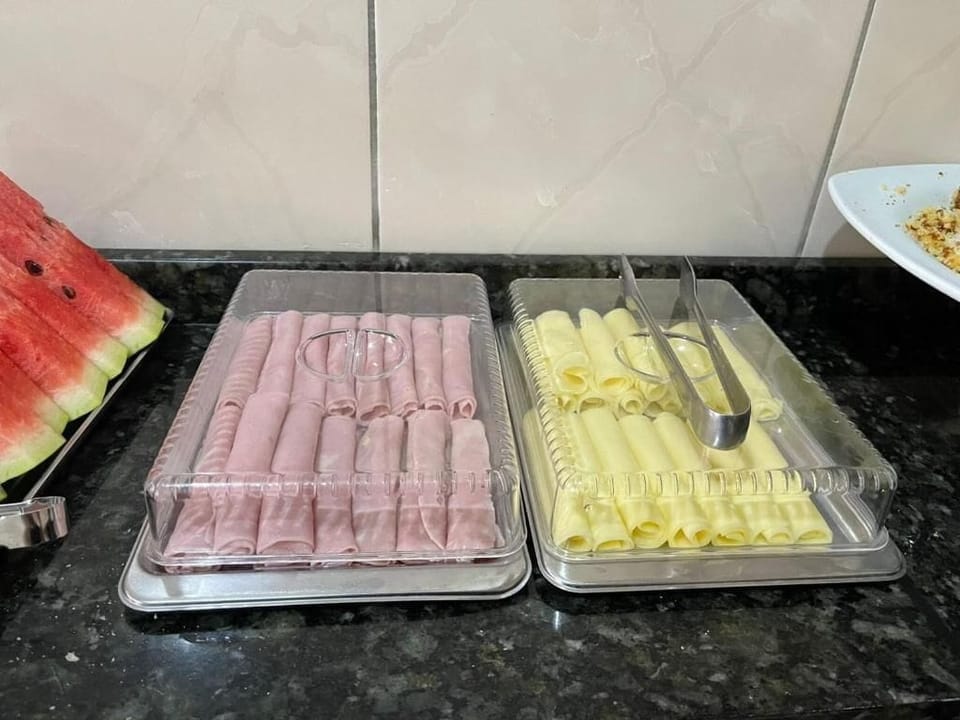 Daily buffet breakfast for a fee