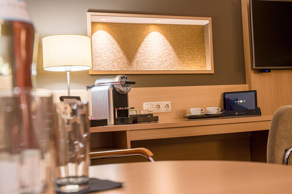 Hypo-allergenic bedding available, in-room safe, desk, blackout drapes
