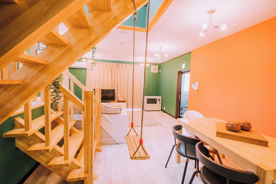 House | Iron/ironing board, WiFi (free), bed sheets
