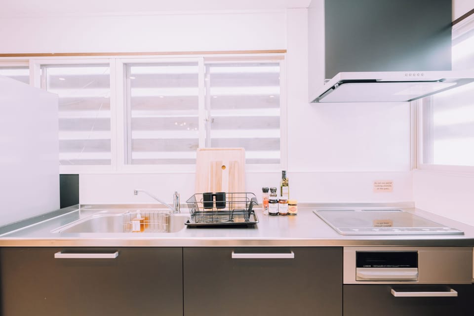 House | Private kitchen | Freezer, paper towels