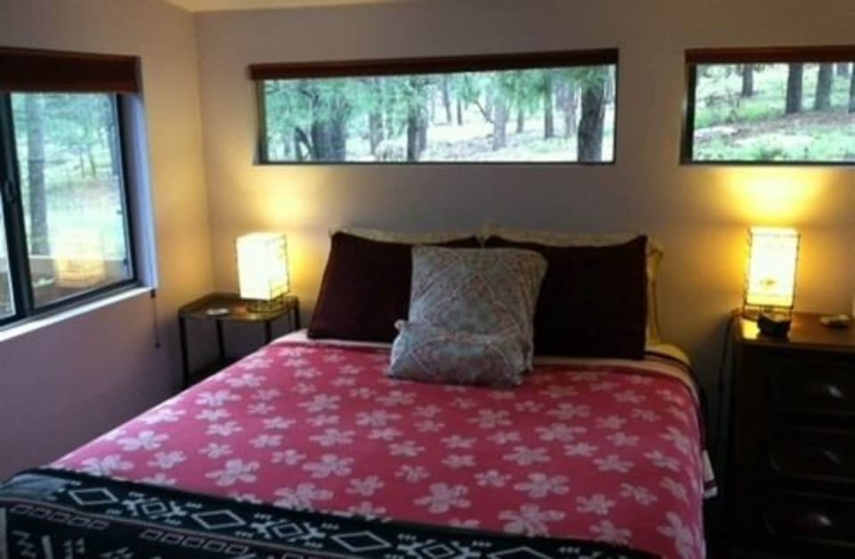 Signature Studio Suite, Private Bathroom (Studio Suite) | 1 bedroom, iron/ironing board, free WiFi