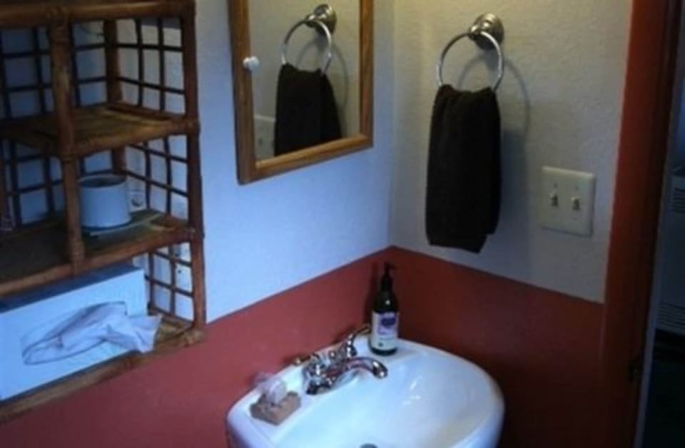 Signature Studio Suite, Private Bathroom (Studio Suite) | Bathroom | Shower, hair dryer, towels