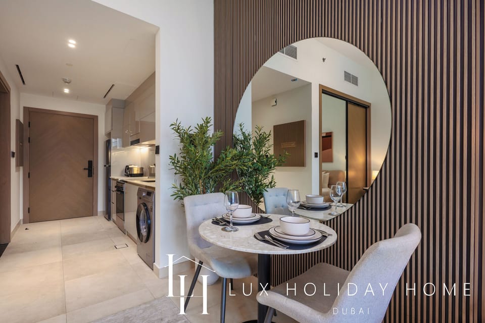 Studio, Balcony, Canal View | In-room dining