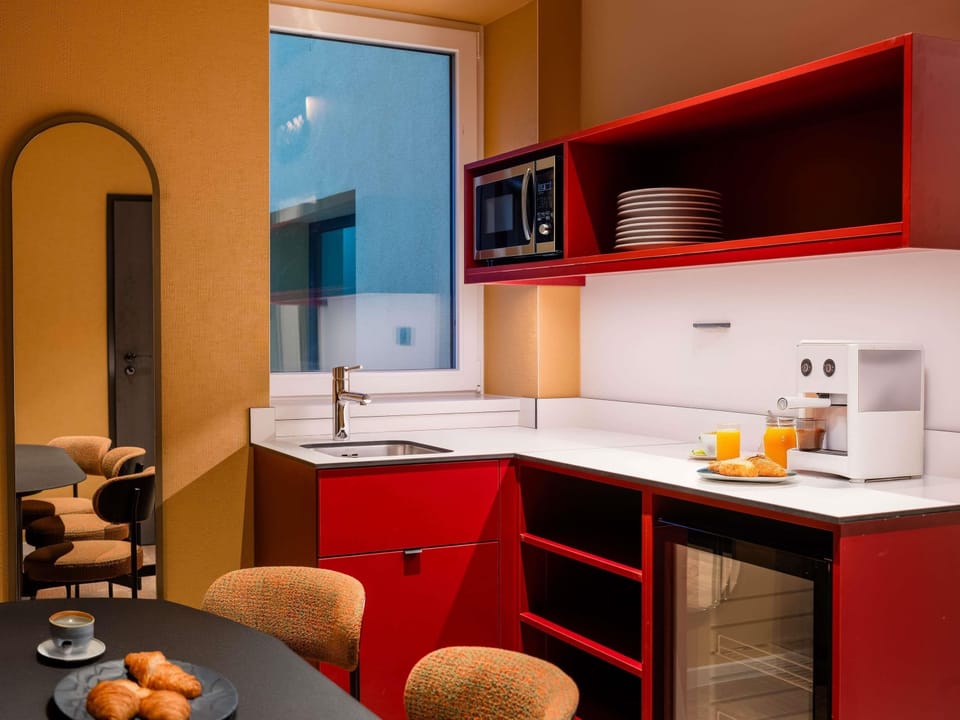 Apartment with 1 double bed and 2 Bunk beds | Desk, laptop workspace, blackout drapes, soundproofing