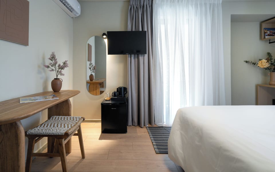 Premium Double Room, Balcony | In-room safe, soundproofing, free WiFi, bed sheets