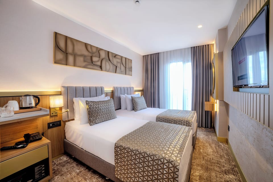 Comfort Double or Twin Room | Minibar, desk, soundproofing, free cribs/infant beds