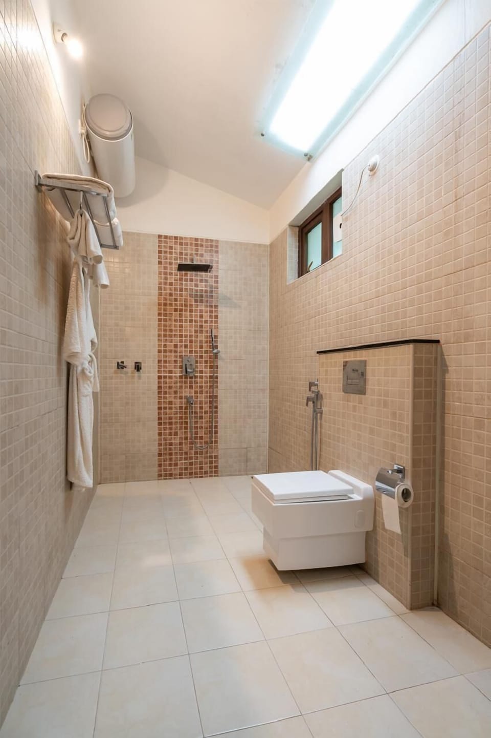 Shower, hair dryer, bathrobes, slippers