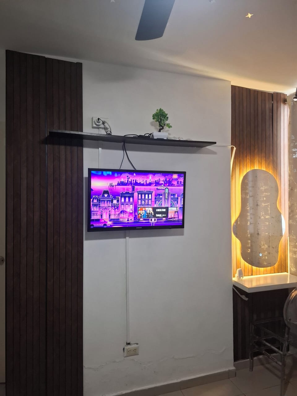 Apartment, 3 Bedrooms, Accessible, Pool View | Room amenity