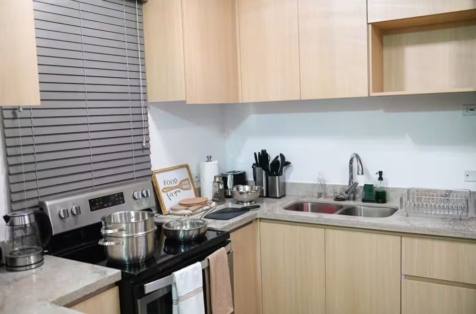 Deluxe Condo | Private kitchen