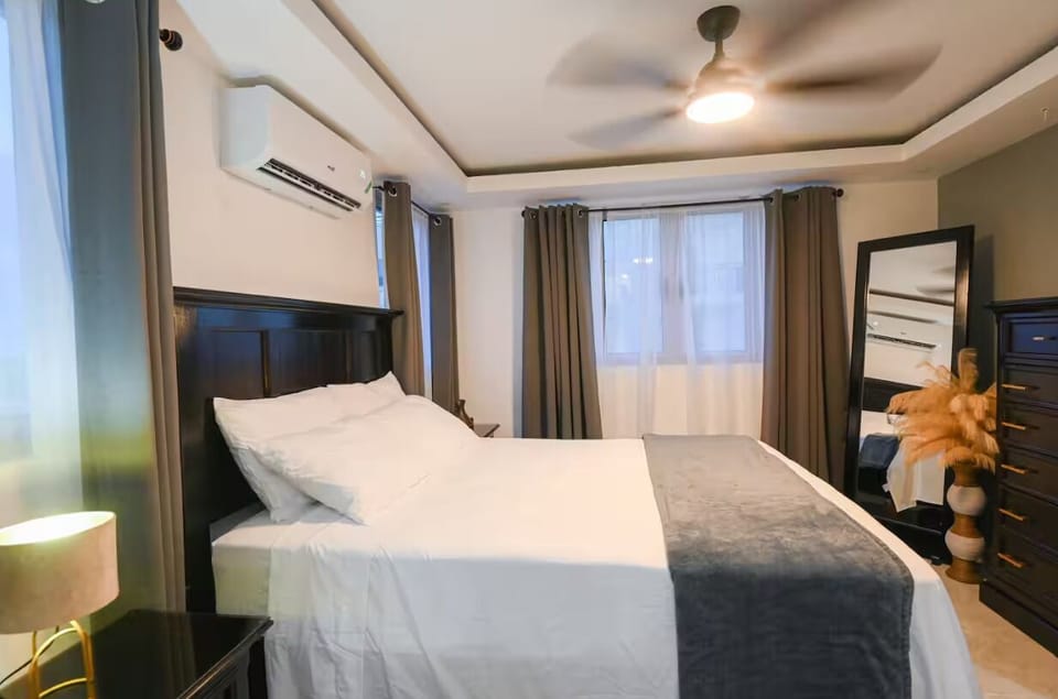 Deluxe Condo | Extra beds