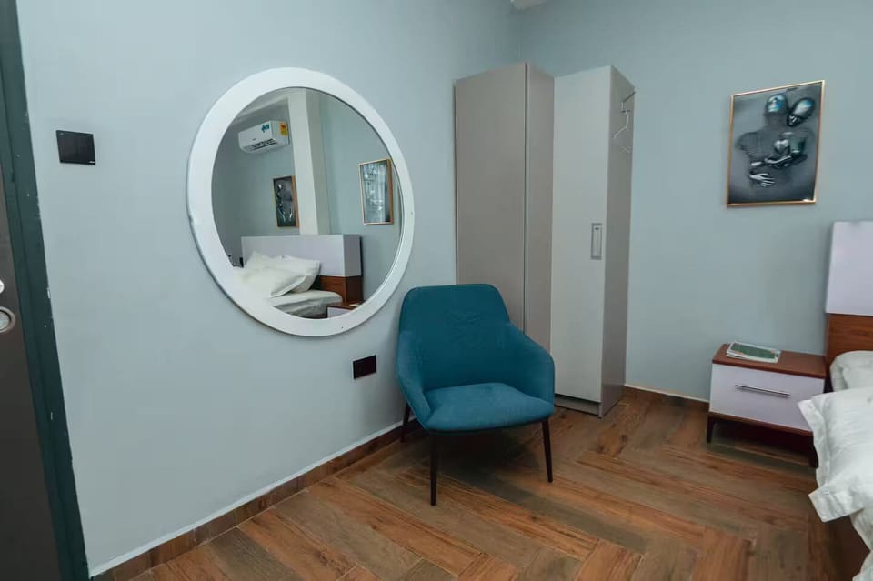 Standard Studio, 1 Queen Bed, Kitchenette, City View | Desk, laptop workspace, iron/ironing board, WiFi (free)