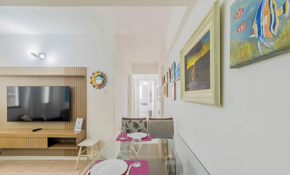 Basic Apartment | Dining