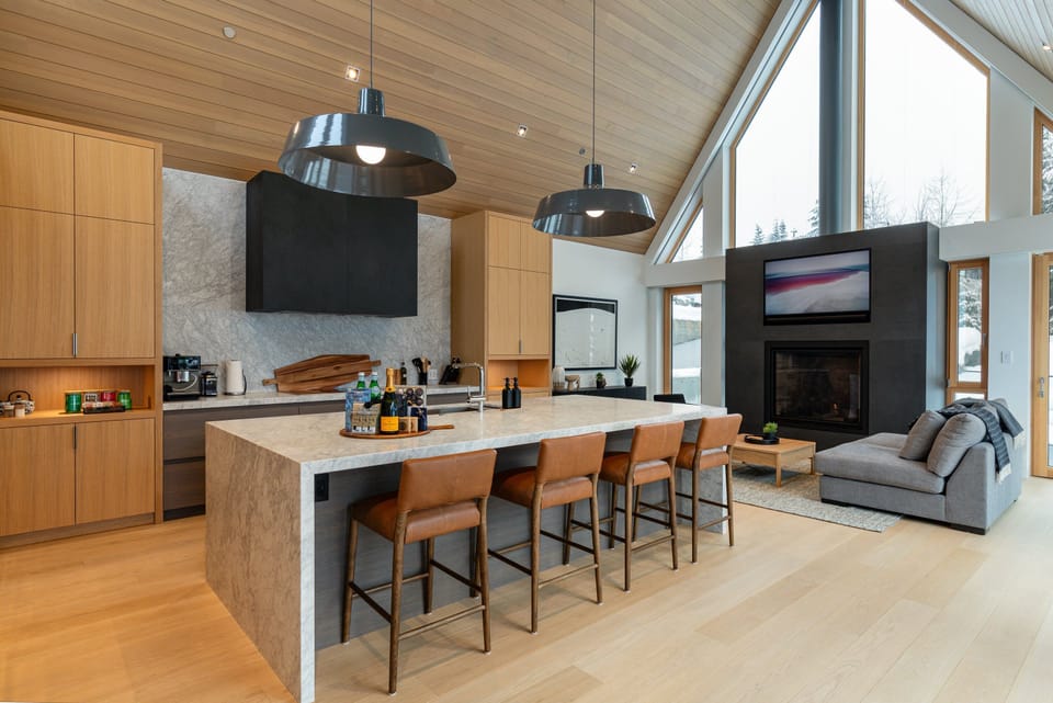 House, Multiple Beds, Hot Tub, Mountain View (Aurora Estate at Kadenwood) | Interior