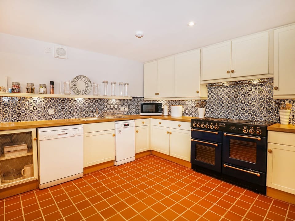 Cottage | Interior