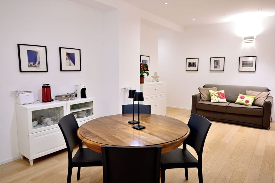 Apartment | Living area | Flat-screen TV