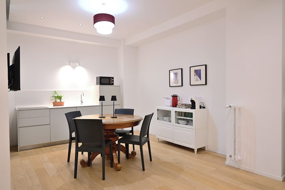 Apartment | Living area | Flat-screen TV