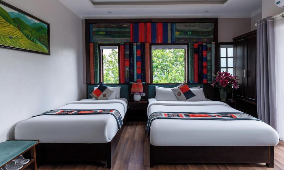 Deluxe Triple Room | Desk, iron/ironing board (on request), WiFi (free)