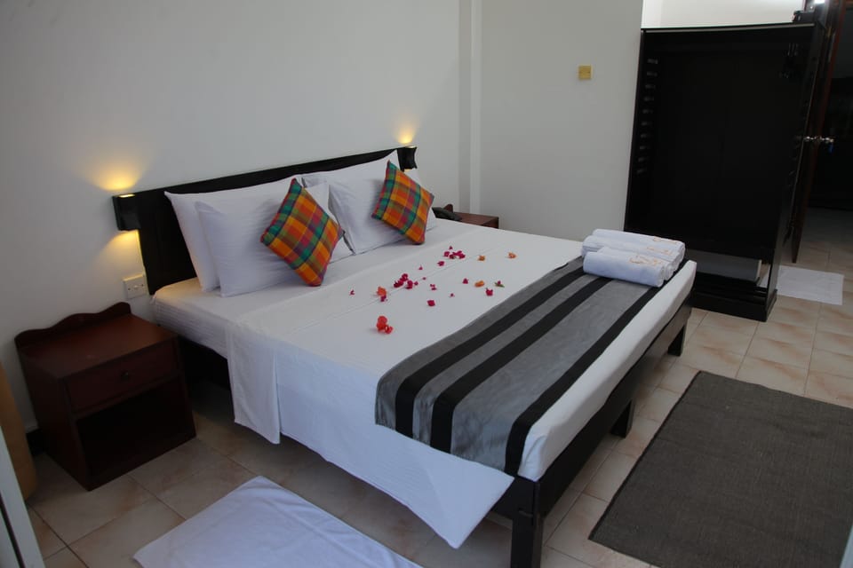 Standard Double or Twin Room, Balcony, City View | Desk, iron/ironing board, free WiFi