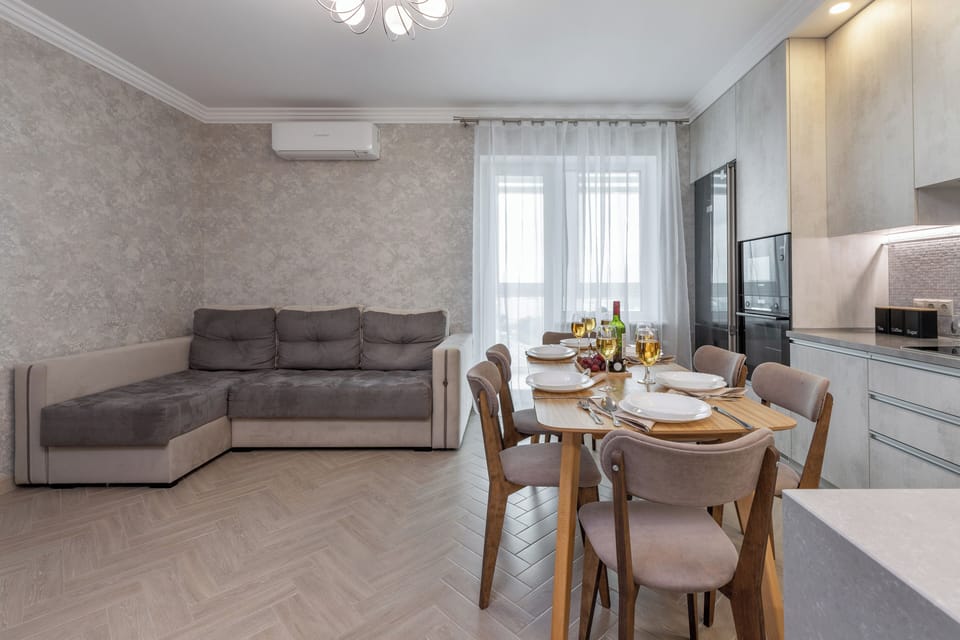 Comfort Apartment, Balcony, City View | Private kitchen | Electric kettle, cookware/dishes/utensils, cleaning supplies
