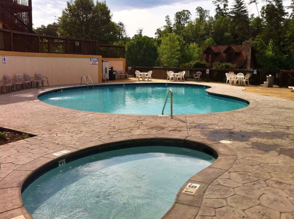 House, 3 Bedrooms | Pool