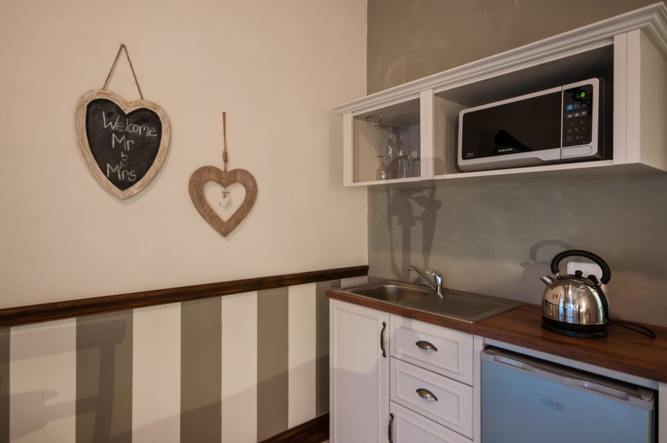 Standard Room (1) | Premium bedding, minibar, in-room safe, desk