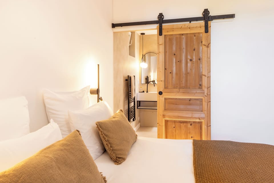Double Room | In-room safe, free WiFi