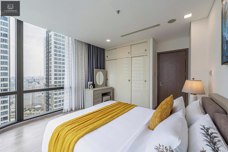 Deluxe Apartment, 3 Bedrooms, Terrace, City View | Blackout drapes, soundproofing, iron/ironing board, WiFi (free)